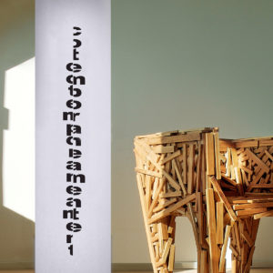 lampe au style graphique vertical